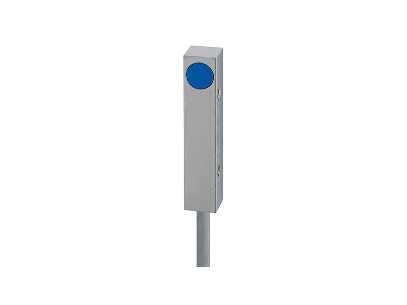 CONTRINEX Induktivni senzor kockastog oblika  8x8 mm,DW-AD-503-C8, PNP, NO,3mm,trožilni pvc kabl 2m ;330-020-344